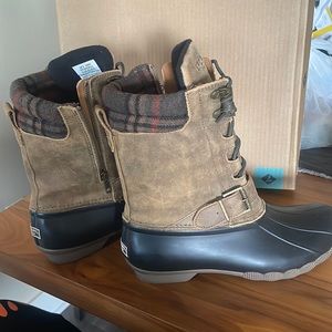 Brand NEW!! SPERRY IN ORIGINAL BOX